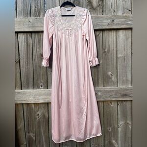 Vanity Fair Floor Length Pink Vintage Lace Detailed Nightgown Size S
